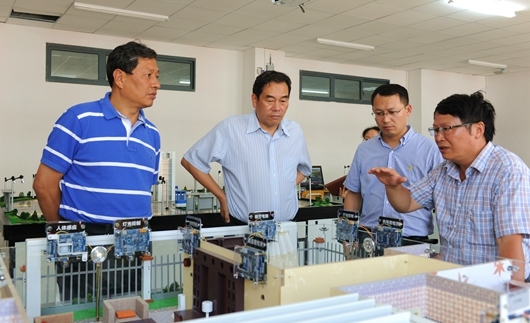 上海貝格計算機數(shù)據(jù)服務與貴州省高級人民法院來校調研